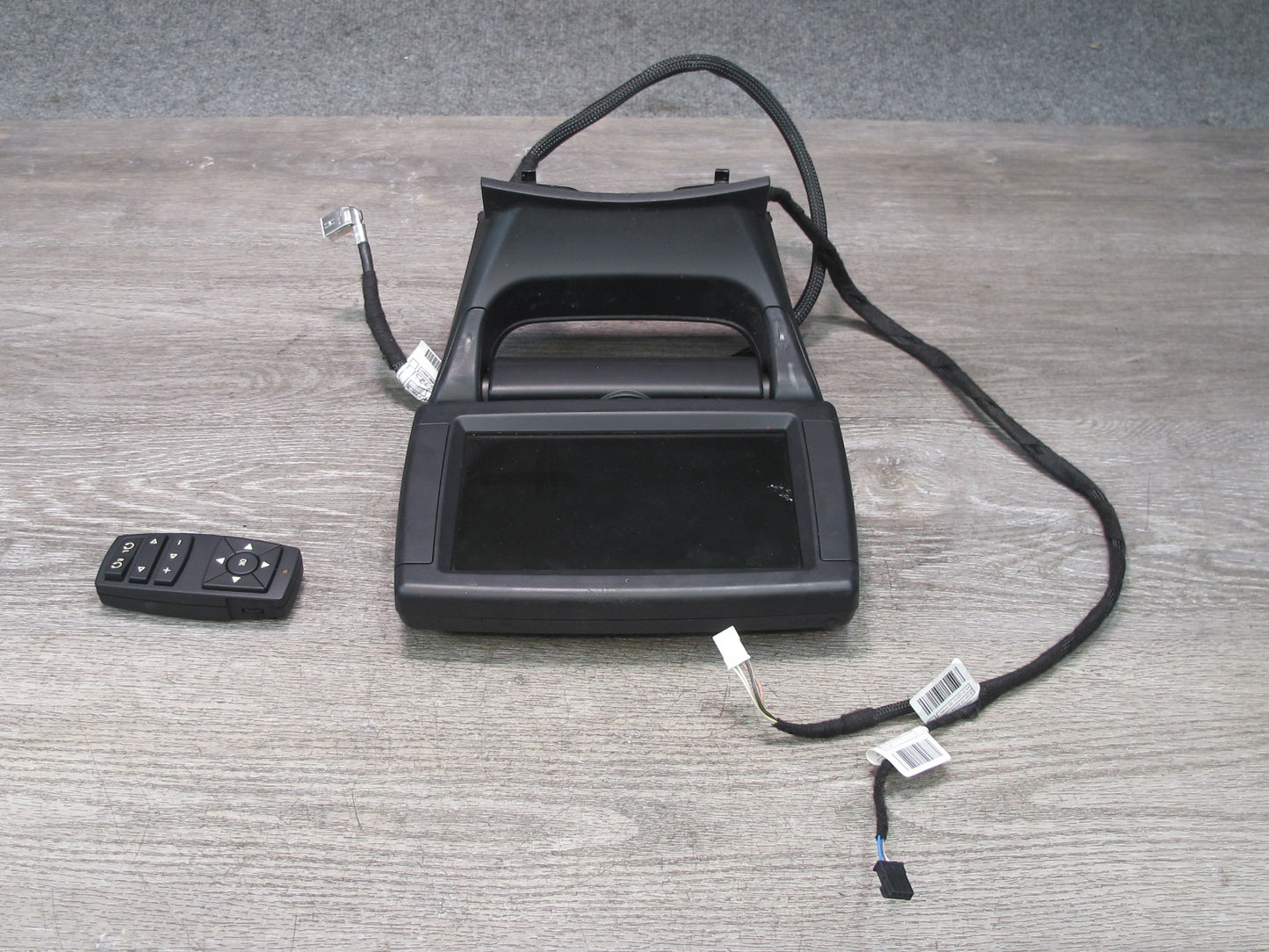 2007-2014 BMW E71 X6M Rear Entertainment Video Display Screen w Remote Control