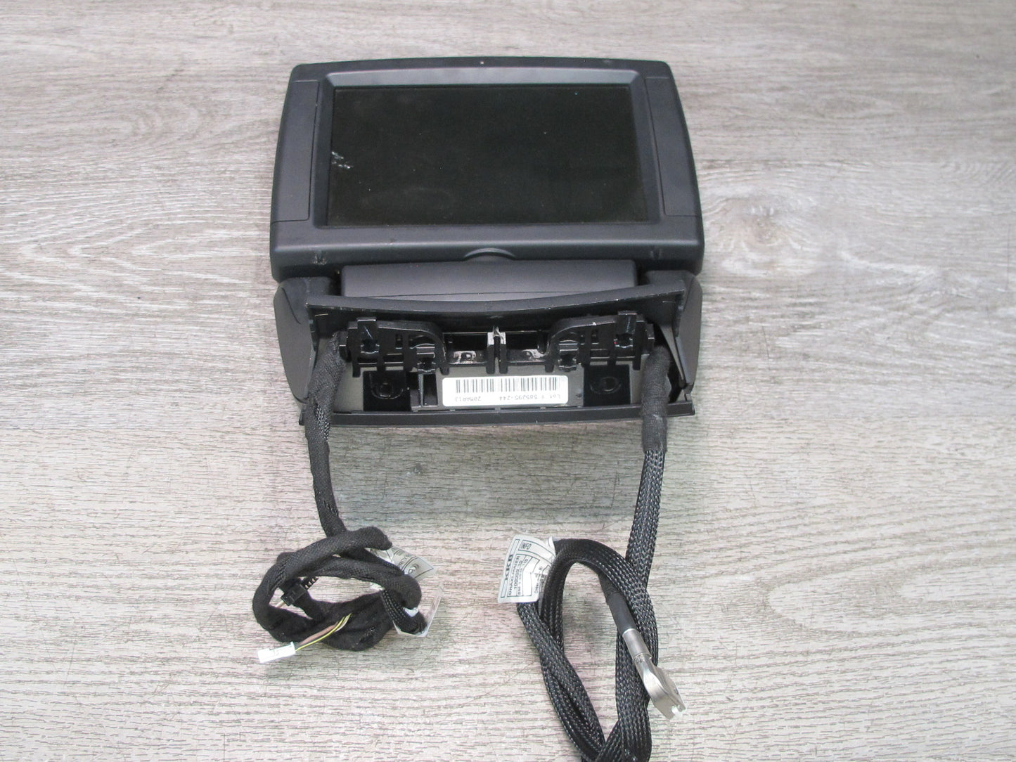 2007-2014 BMW E71 X6M Rear Entertainment Video Display Screen w Remote Control