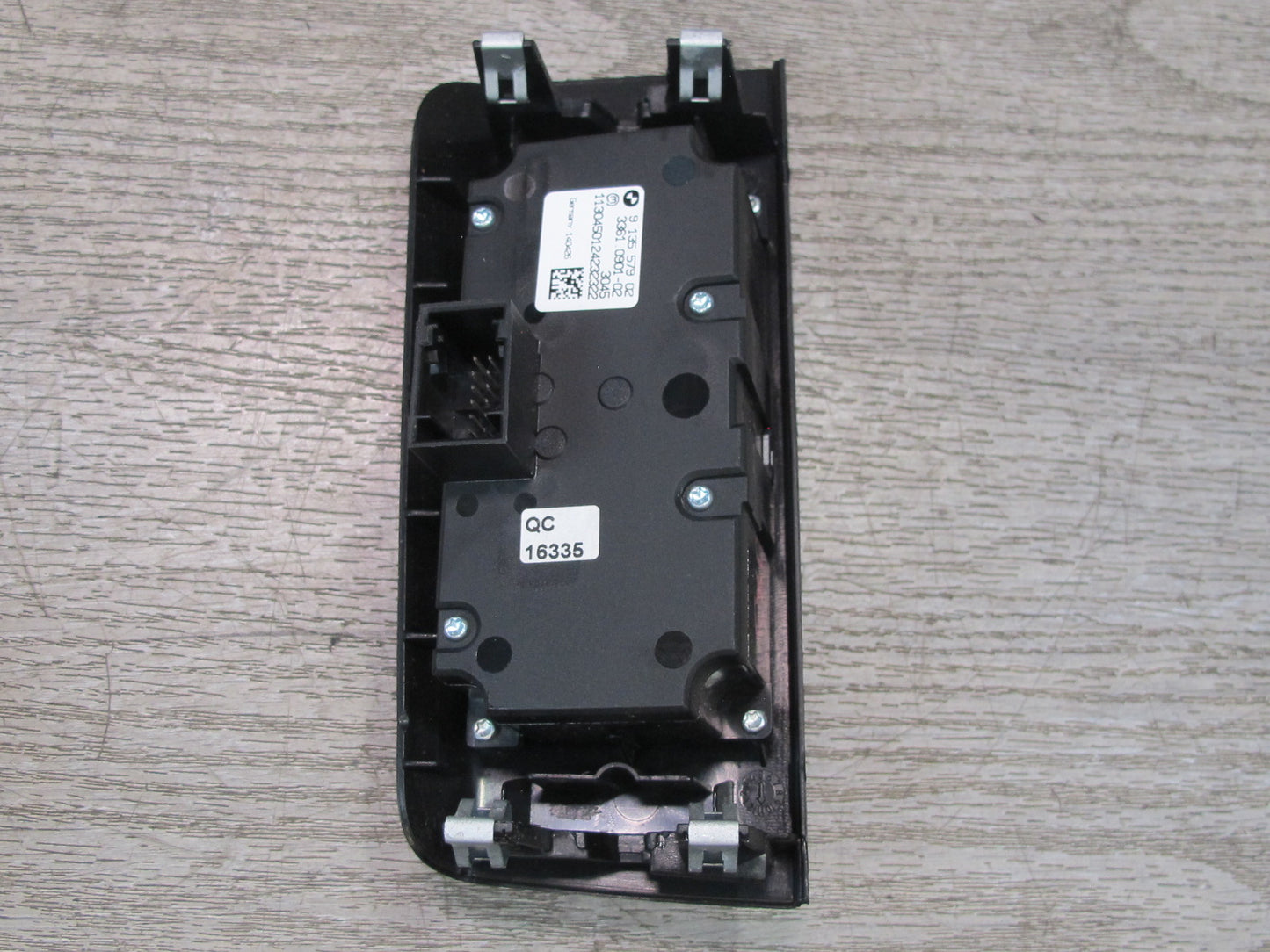 2010-2014 BMW E71 X6M Headlight Lamp Dimmer Switch w Trim 9135579