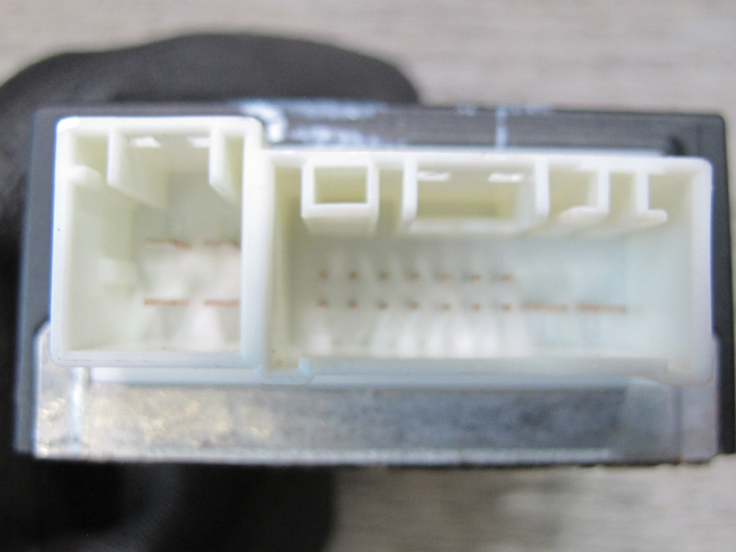 2008-2014 BMW E71 E72 X6 N63 S63 Fuel Pump Control Module 7229174