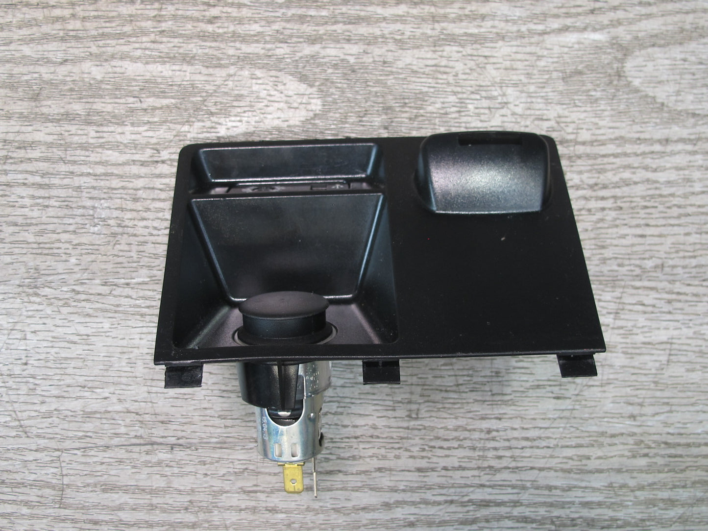 2008-2014 BMW E71 E72 X6 X6M Center Console Power Outlet AUX USB Port Panel