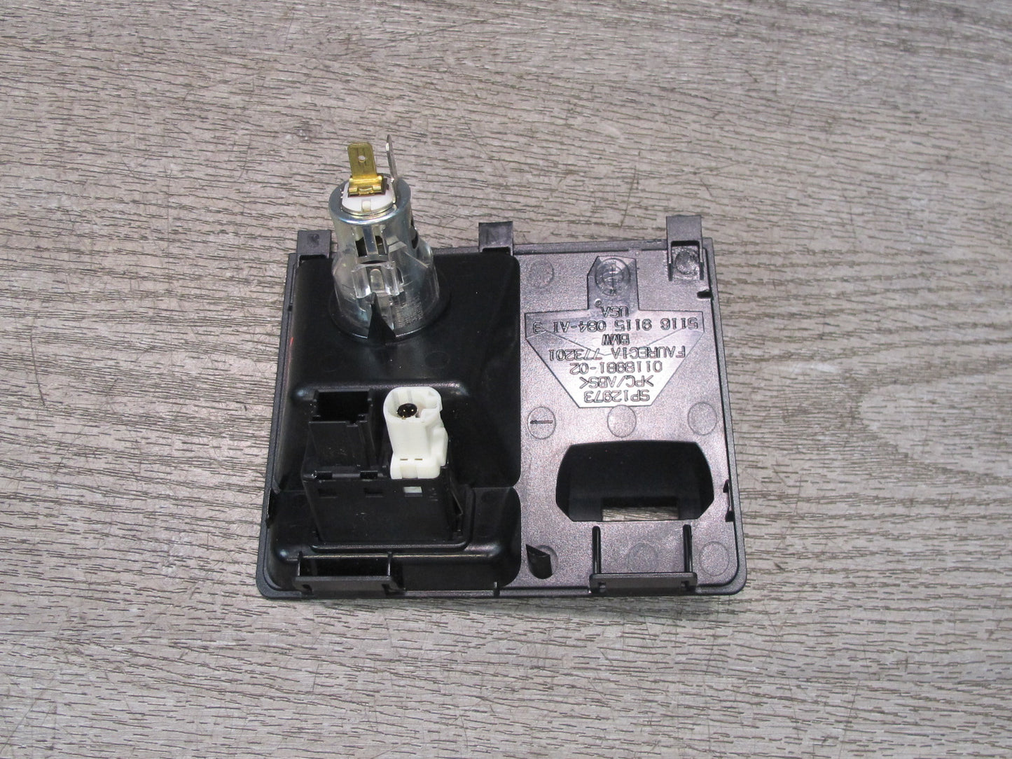 2008-2014 BMW E71 E72 X6 X6M Center Console Power Outlet AUX USB Port Panel