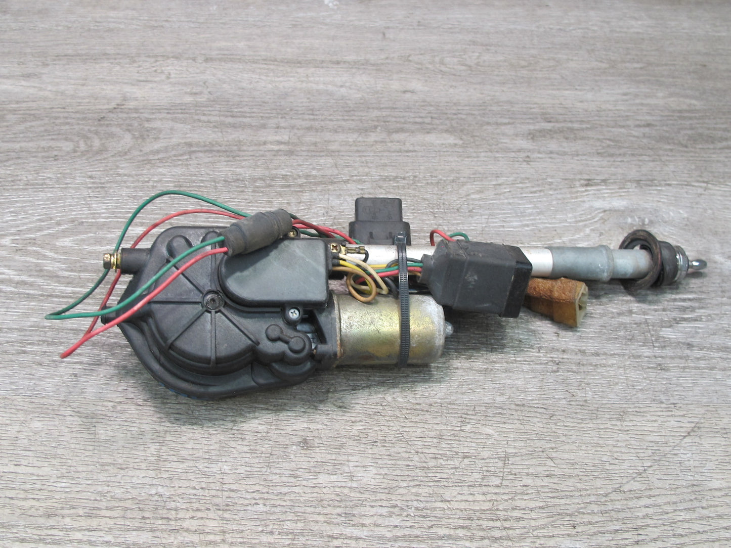 88-91 Mazda RX7 FC3S Convertible Rear Radio Power Antenna w Motor Assembly