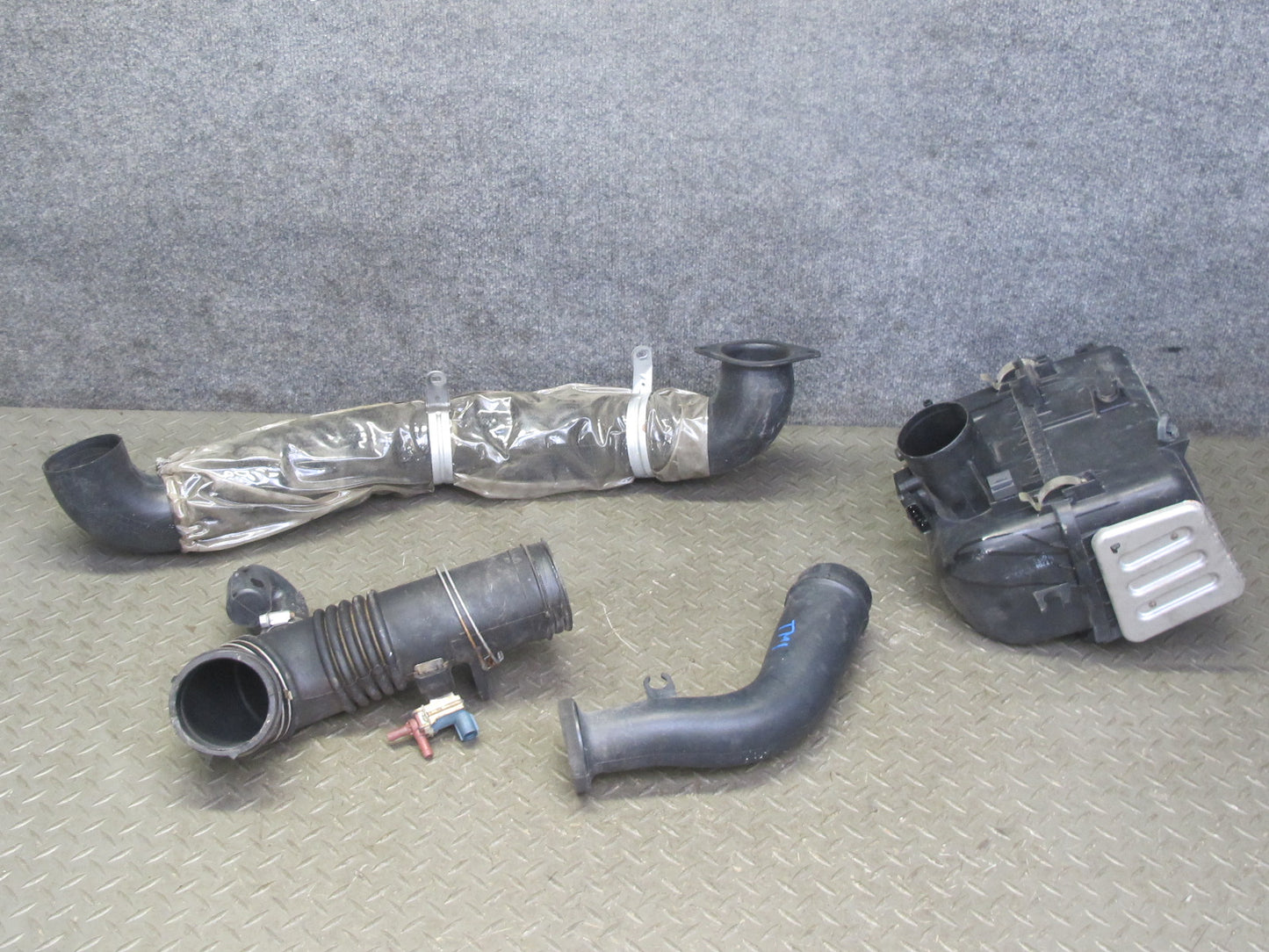 00-05 Toyota MR2 Spyder ZZW30L Air Intake Cleaner Filter Box Duct Pipe Set OEM