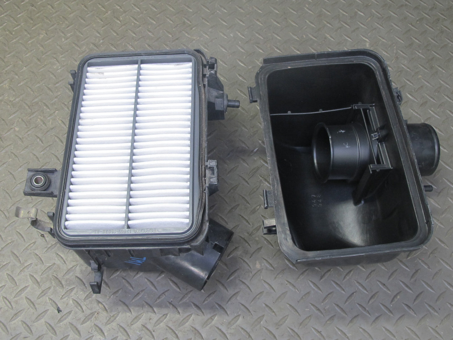 00-05 Toyota MR2 Spyder ZZW30L Air Intake Cleaner Filter Box Duct Pipe Set OEM