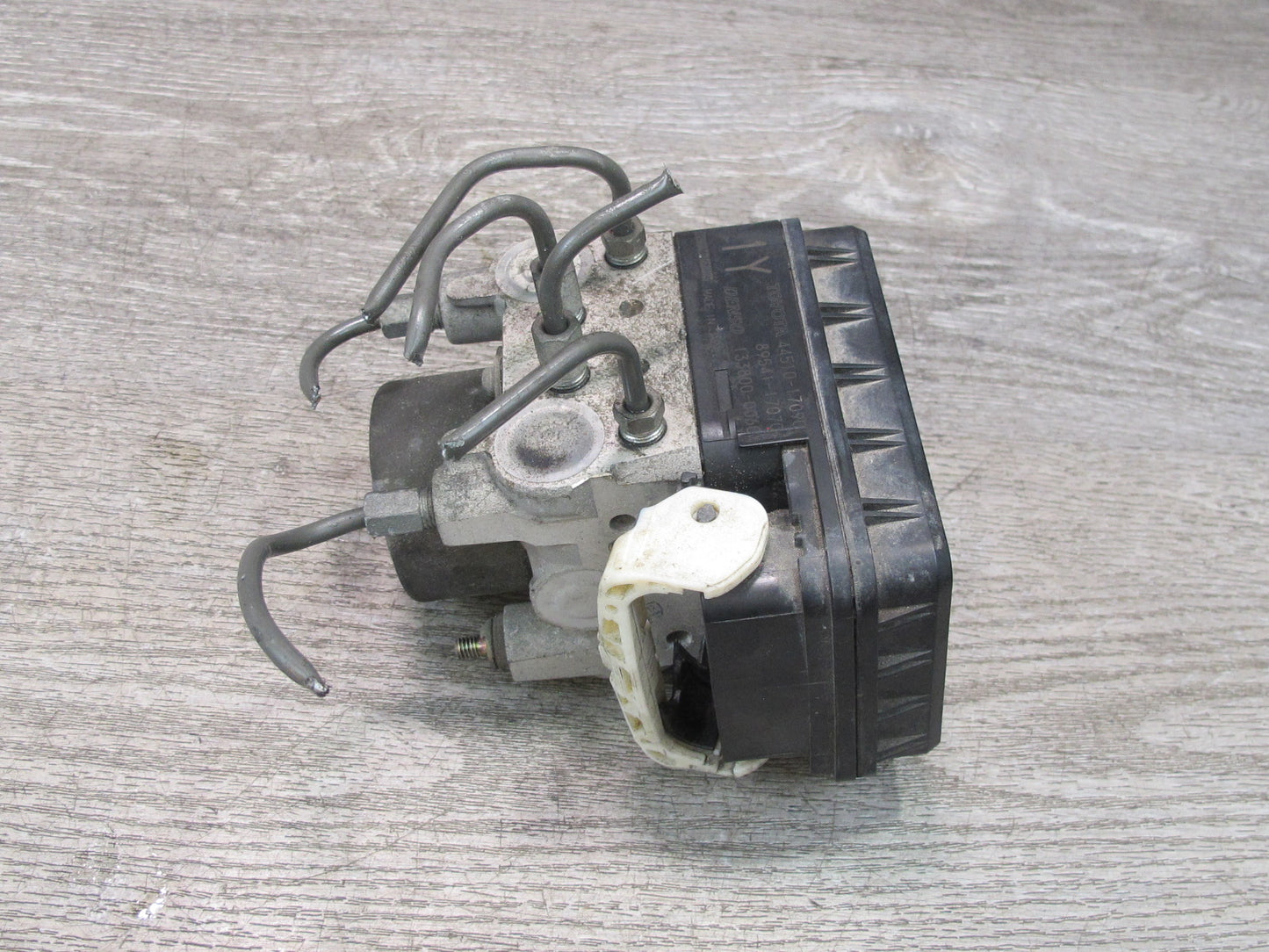 03-05 Toyota MR2 Spyder ZZW30L Anti Lock Brake ABS Pump Module 44510-17090 OEM