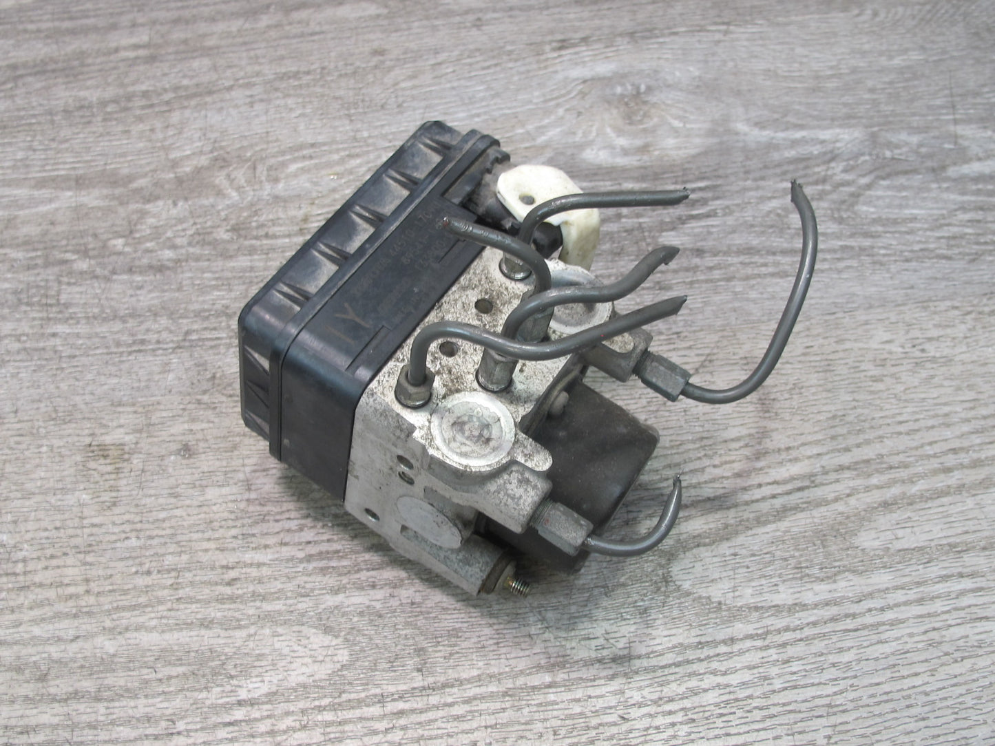 03-05 Toyota MR2 Spyder ZZW30L Anti Lock Brake ABS Pump Module 44510-17090 OEM