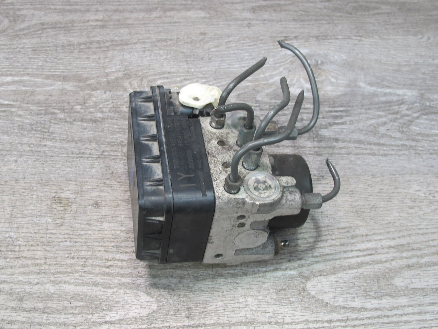 03-05 Toyota MR2 Spyder ZZW30L Anti Lock Brake ABS Pump Module 44510-17090 OEM