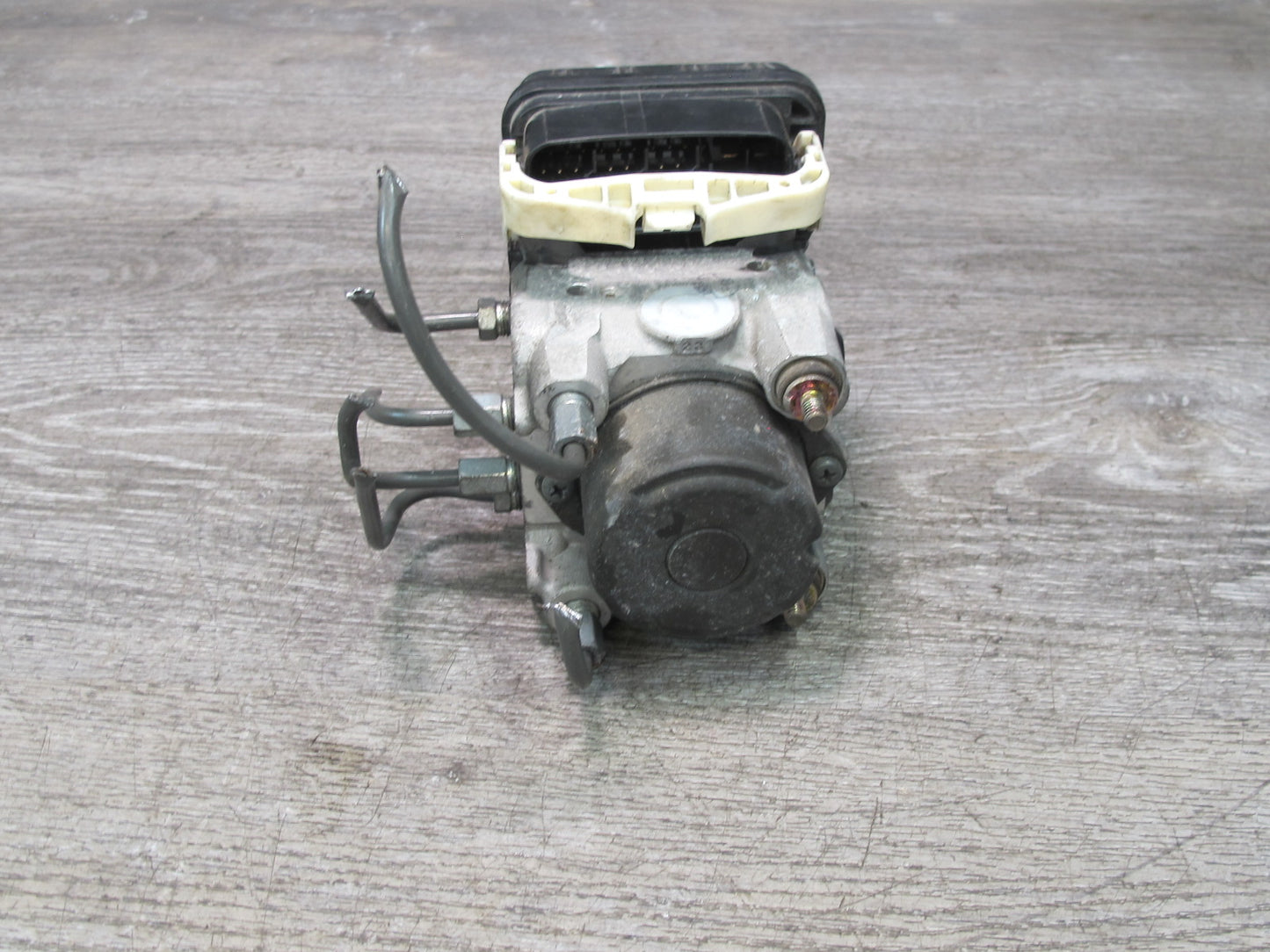 03-05 Toyota MR2 Spyder ZZW30L Anti Lock Brake ABS Pump Module 44510-17090 OEM