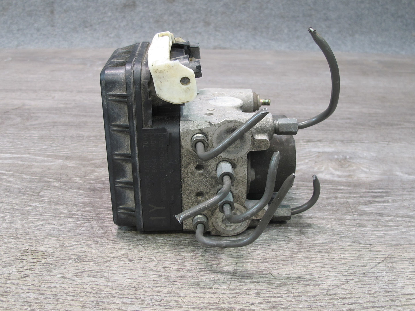 03-05 Toyota MR2 Spyder ZZW30L Anti Lock Brake ABS Pump Module 44510-17090 OEM