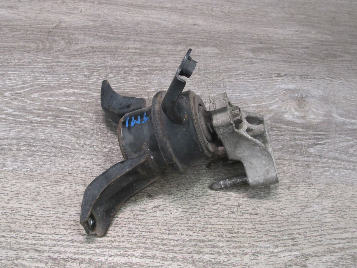 00-05 Toyota MR2 Spyder ZZW30L 1.8L 1ZZFE Right Engine Mount Bracket Support OEM