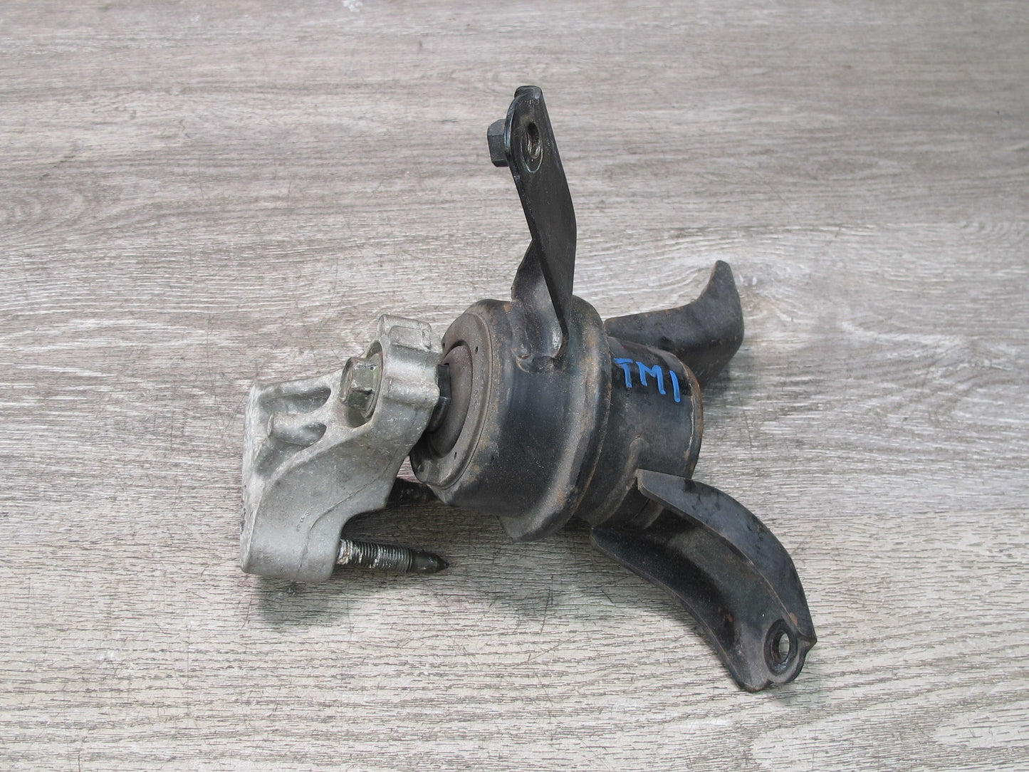 00-05 Toyota MR2 Spyder ZZW30L 1.8L 1ZZFE Right Engine Mount Bracket Support OEM