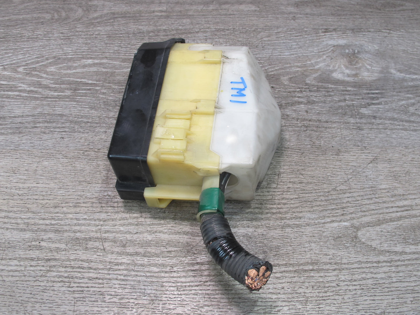 03-05 Toyota MR2 Spyder ZZW30L Engine Bay Main Fuse Relay Box Module OEM