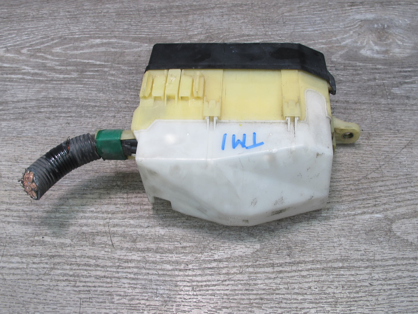 03-05 Toyota MR2 Spyder ZZW30L Engine Bay Main Fuse Relay Box Module OEM