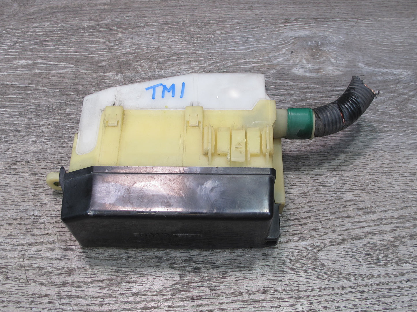 03-05 Toyota MR2 Spyder ZZW30L Engine Bay Main Fuse Relay Box Module OEM