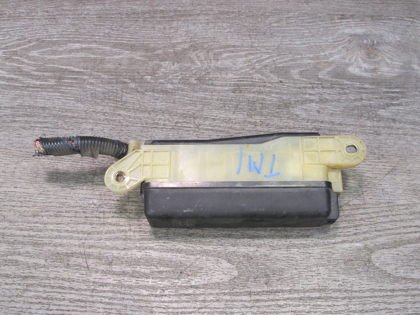 00-05 Toyota MR2 Spyder Interior Fuse Relay Box Module OEM
