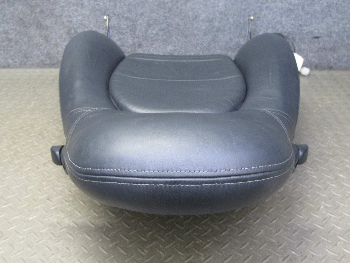 2001-2004 Porsche Boxster 986 Front Right Side Leather Seat Upper Cushion Black