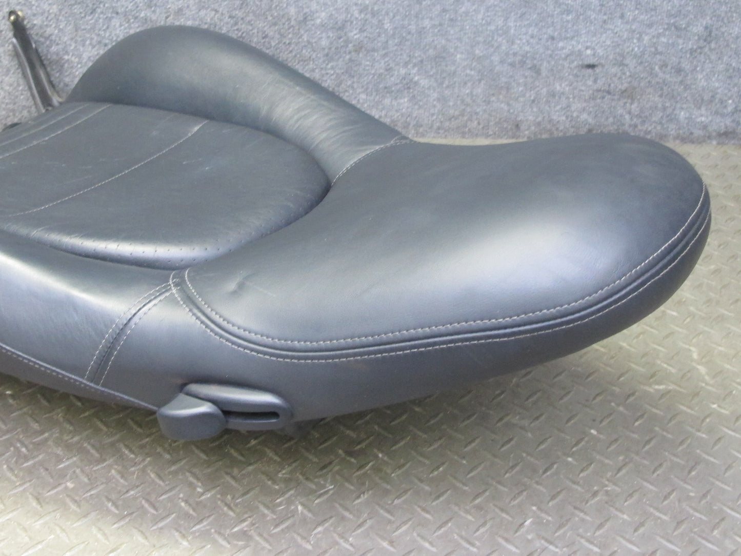 2001-2004 Porsche Boxster 986 Front Right Side Leather Seat Upper Cushion Black