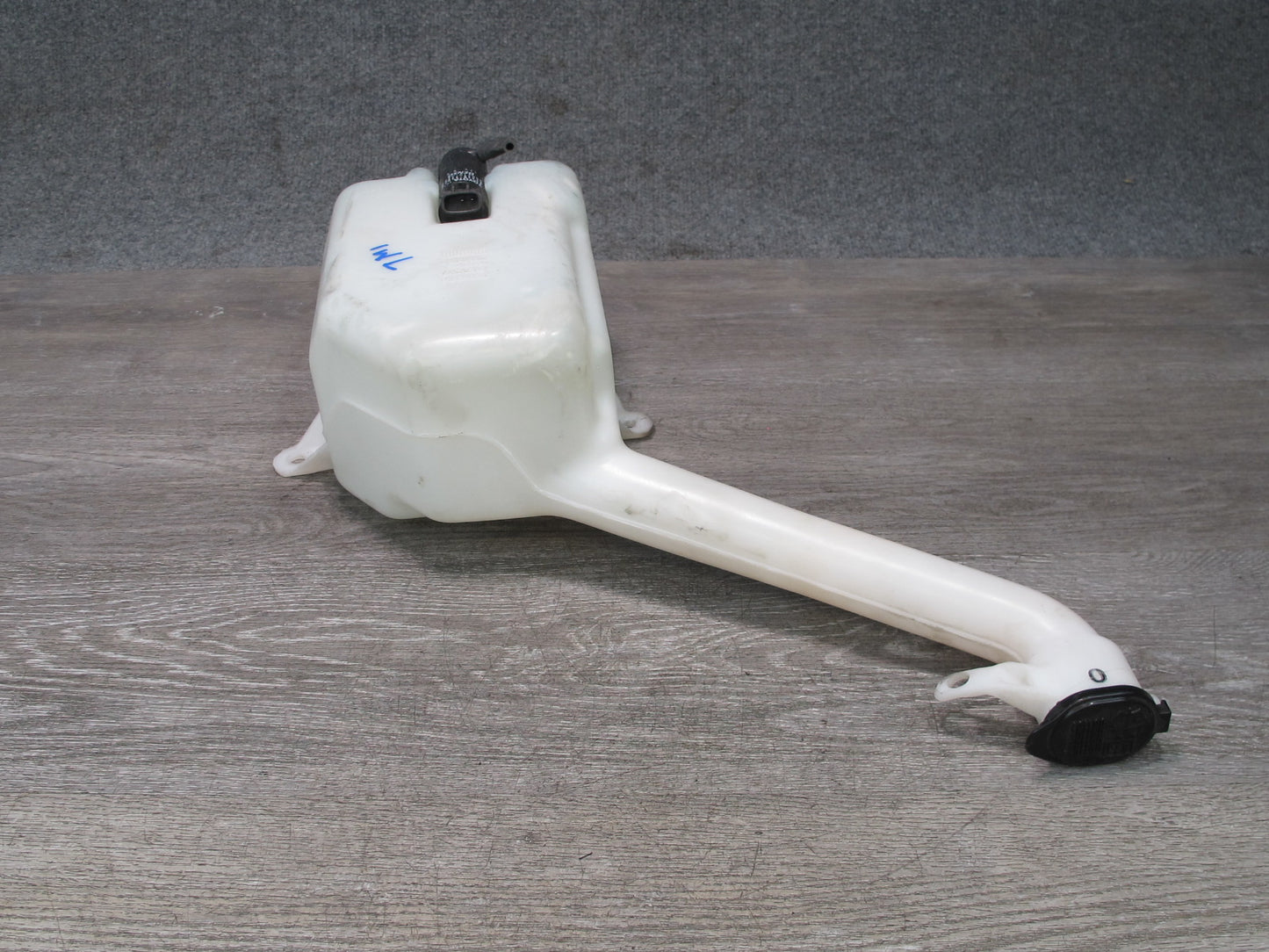 00-05 Toyota MR2 Spyder ZZW30L Windshield Washer Fluid Reservoir Tank w Pump OEM