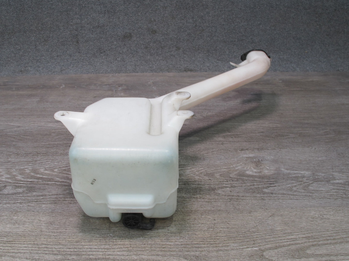 00-05 Toyota MR2 Spyder ZZW30L Windshield Washer Fluid Reservoir Tank w Pump OEM