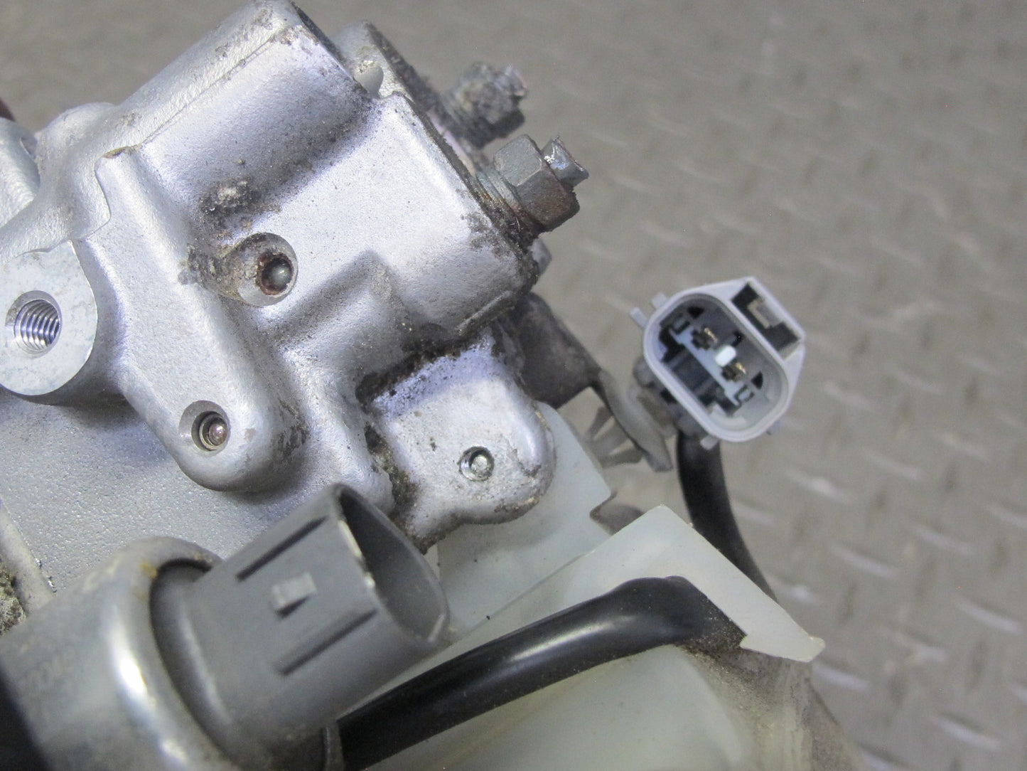 98-01 Lexus GS400 GS300 ABS Pump Brake Master Cylinder Booster Reservoir 83K OEM