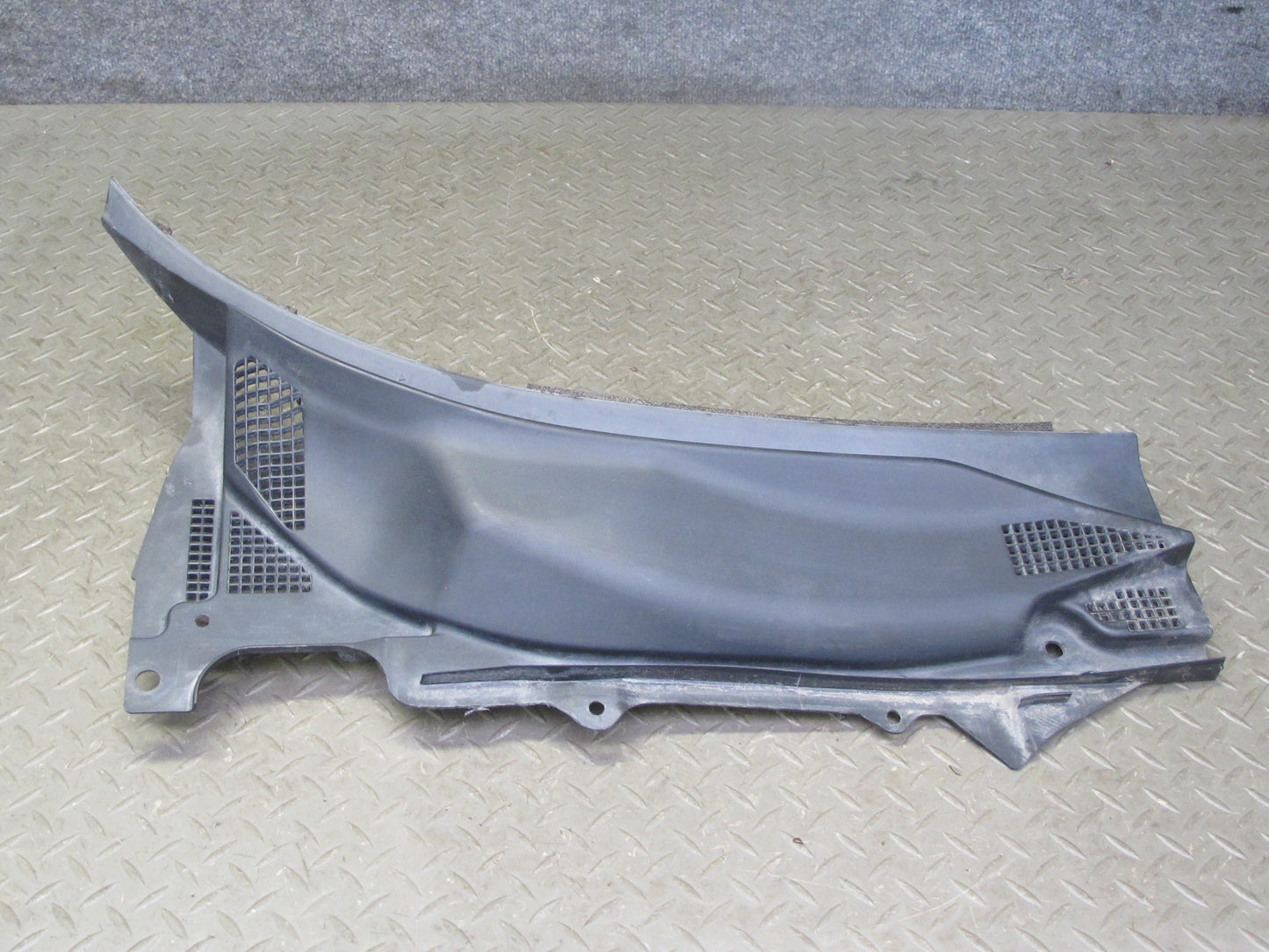 07-09 Nissan 350Z Z33 Front Windshield Cowl Trim Cover Panel Set OEM