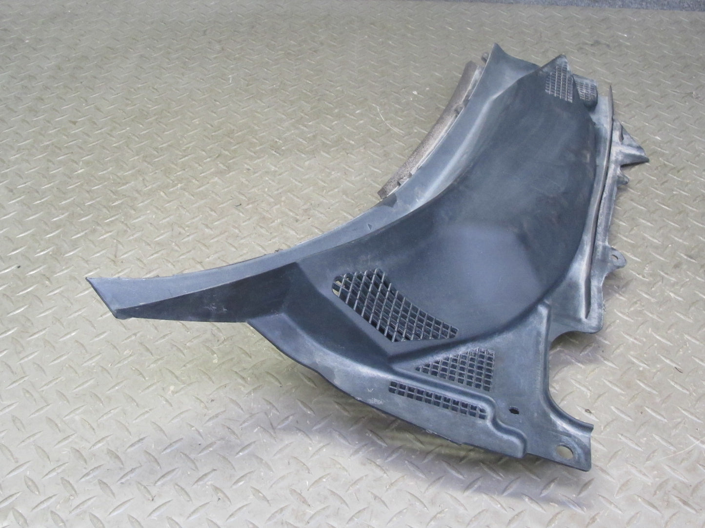 07-09 Nissan 350Z Z33 Front Windshield Cowl Trim Cover Panel Set OEM