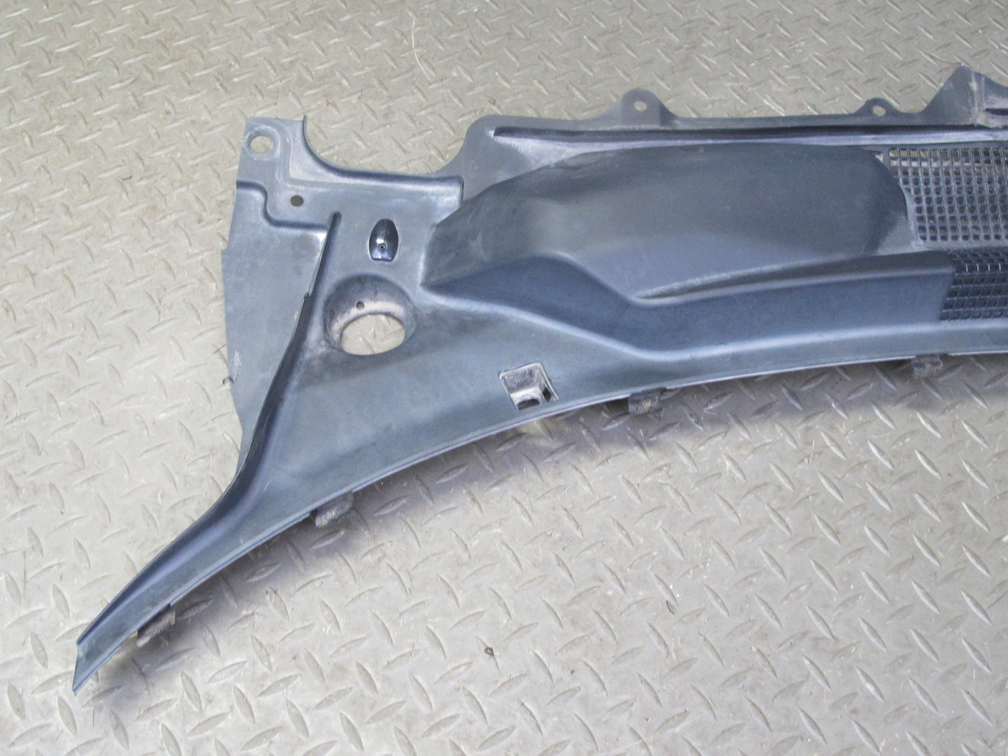07-09 Nissan 350Z Z33 Front Windshield Cowl Trim Cover Panel Set OEM