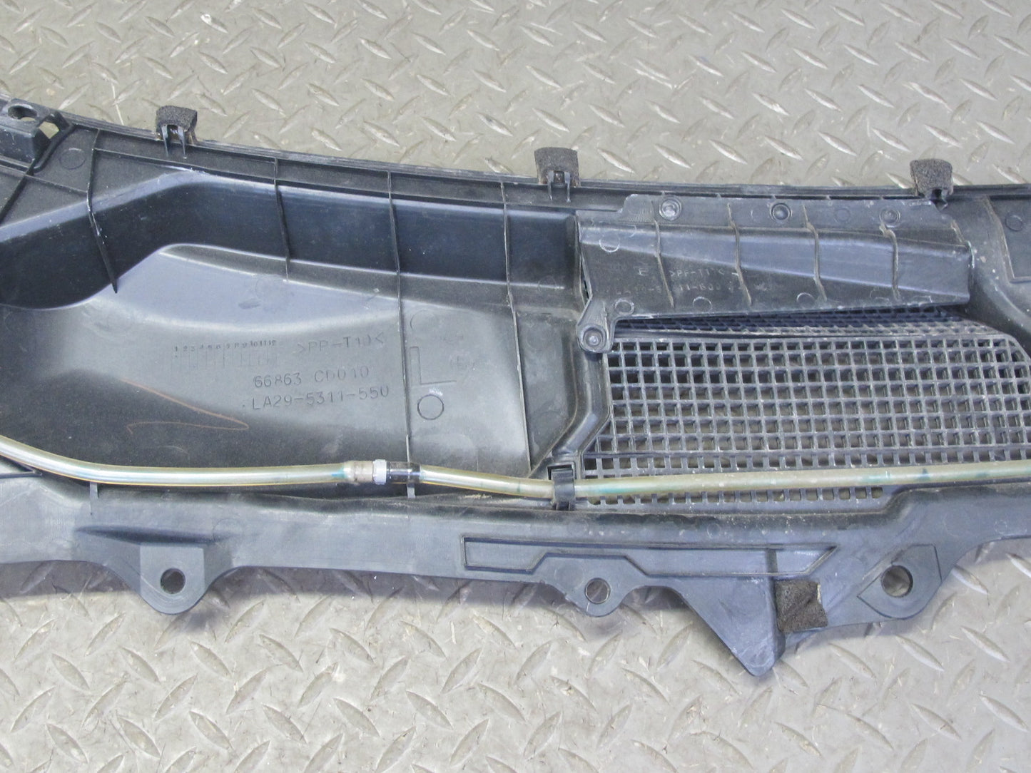 07-09 Nissan 350Z Z33 Front Windshield Cowl Trim Cover Panel Set OEM