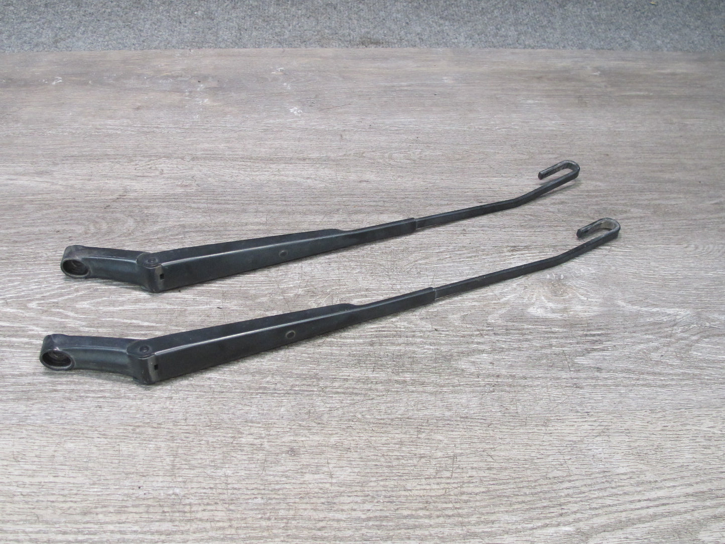 1997-2004 Porsche 911 996 Boxster Front Left & Right Windshield Wiper Arm Set