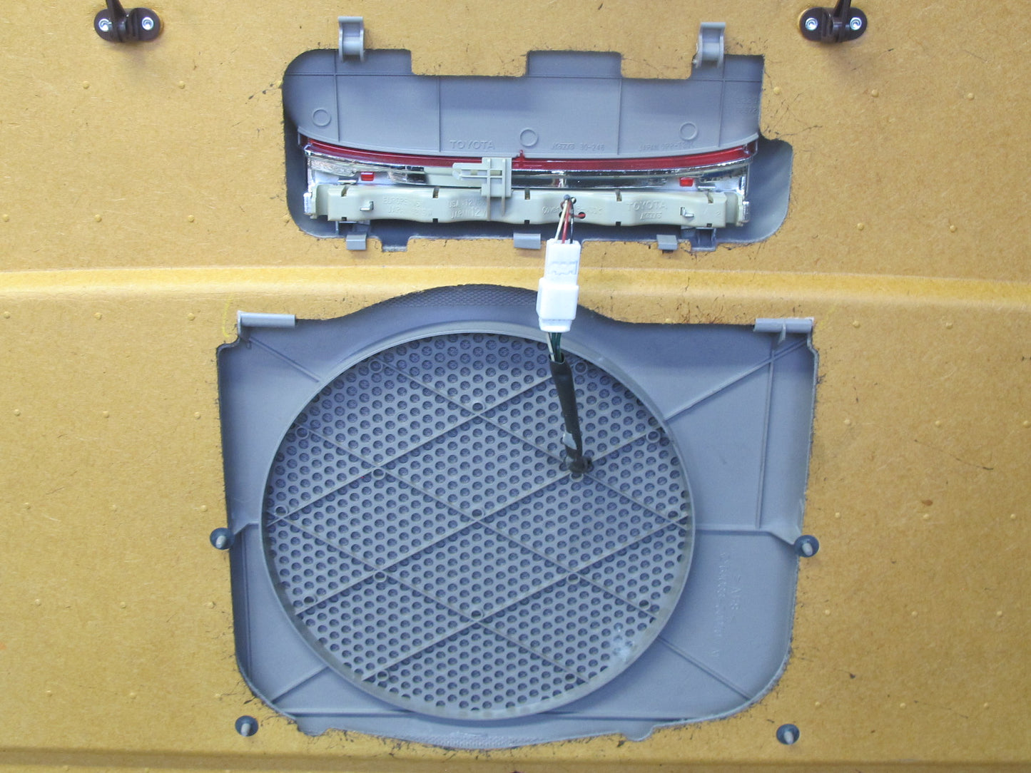 98-04 Lexus GS430 GS300 Rear Parcel Shelf Deck Trim Panel w Brake Light OEM