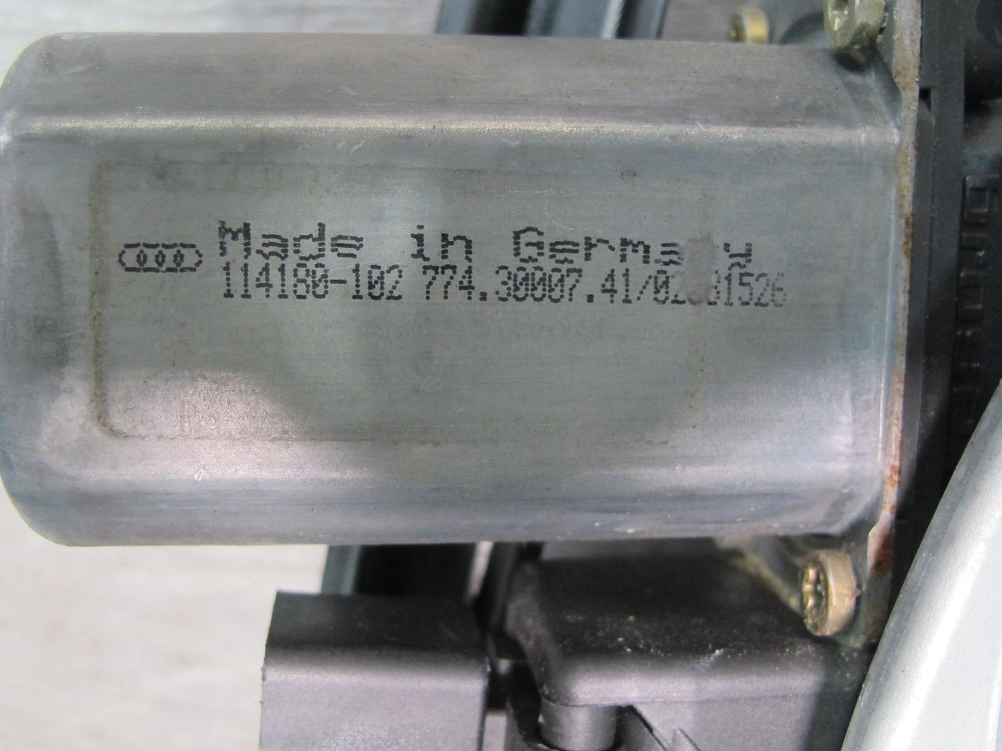 1997-2004 Porsche 911 996 Boxster Left Door Window Regulator w Motor
