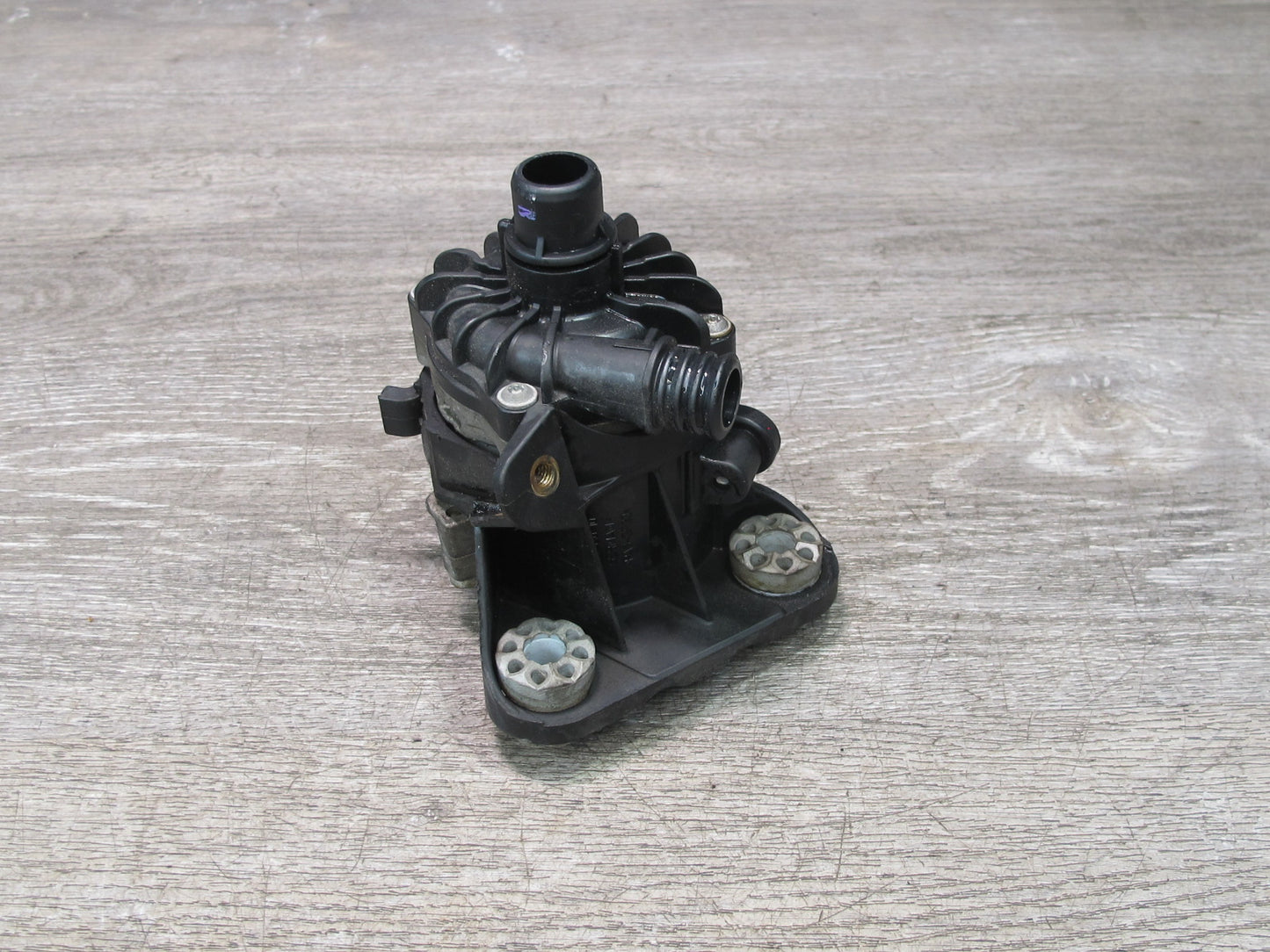 2010-2014 BMW E71 E72 X6 X6M Engine AUX Electric Water Coolant Pump 7584088