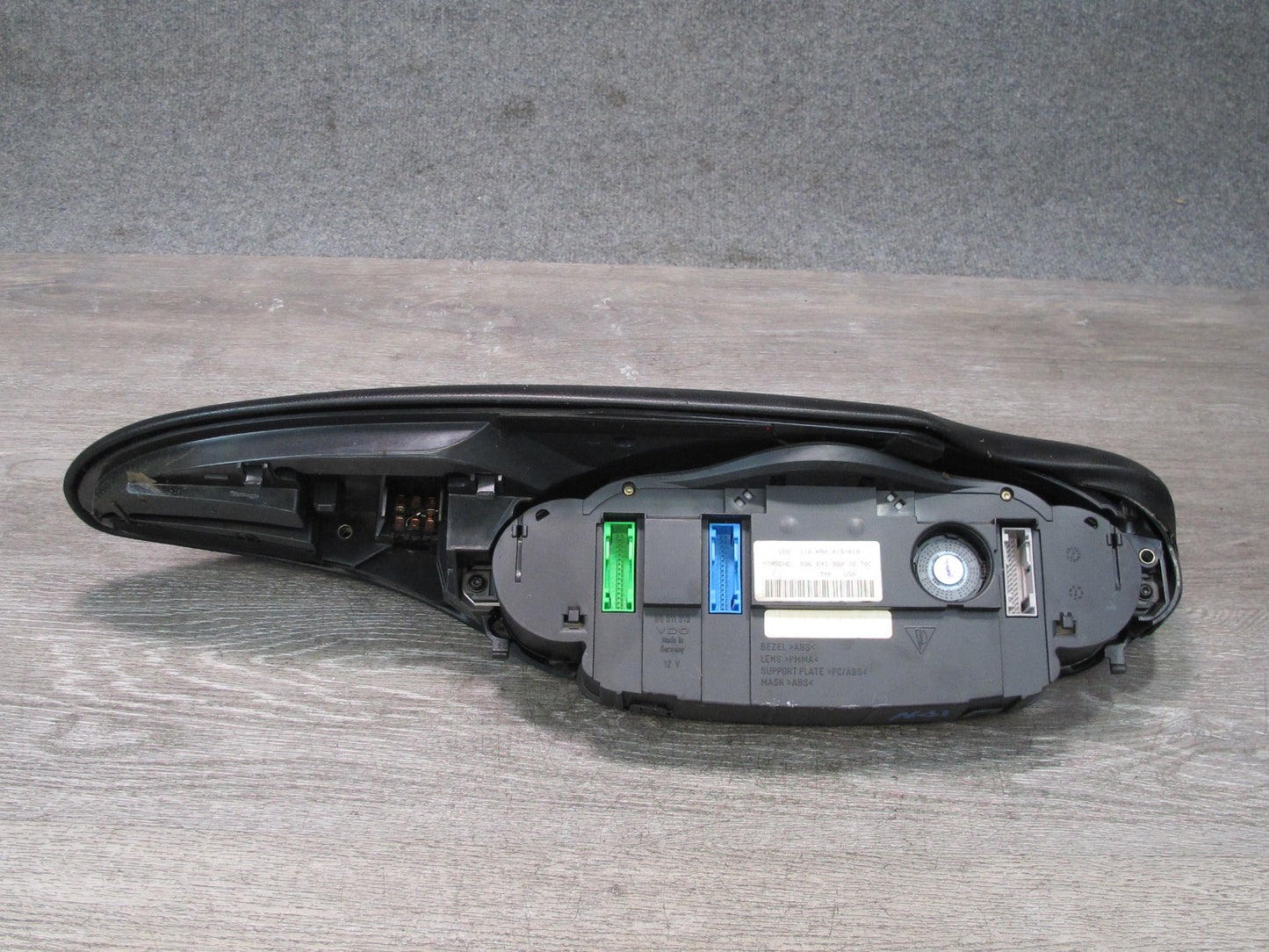 2002-2004 Porsche 911 996 M/T Instrument Cluster Gauge Speedometer w Trim