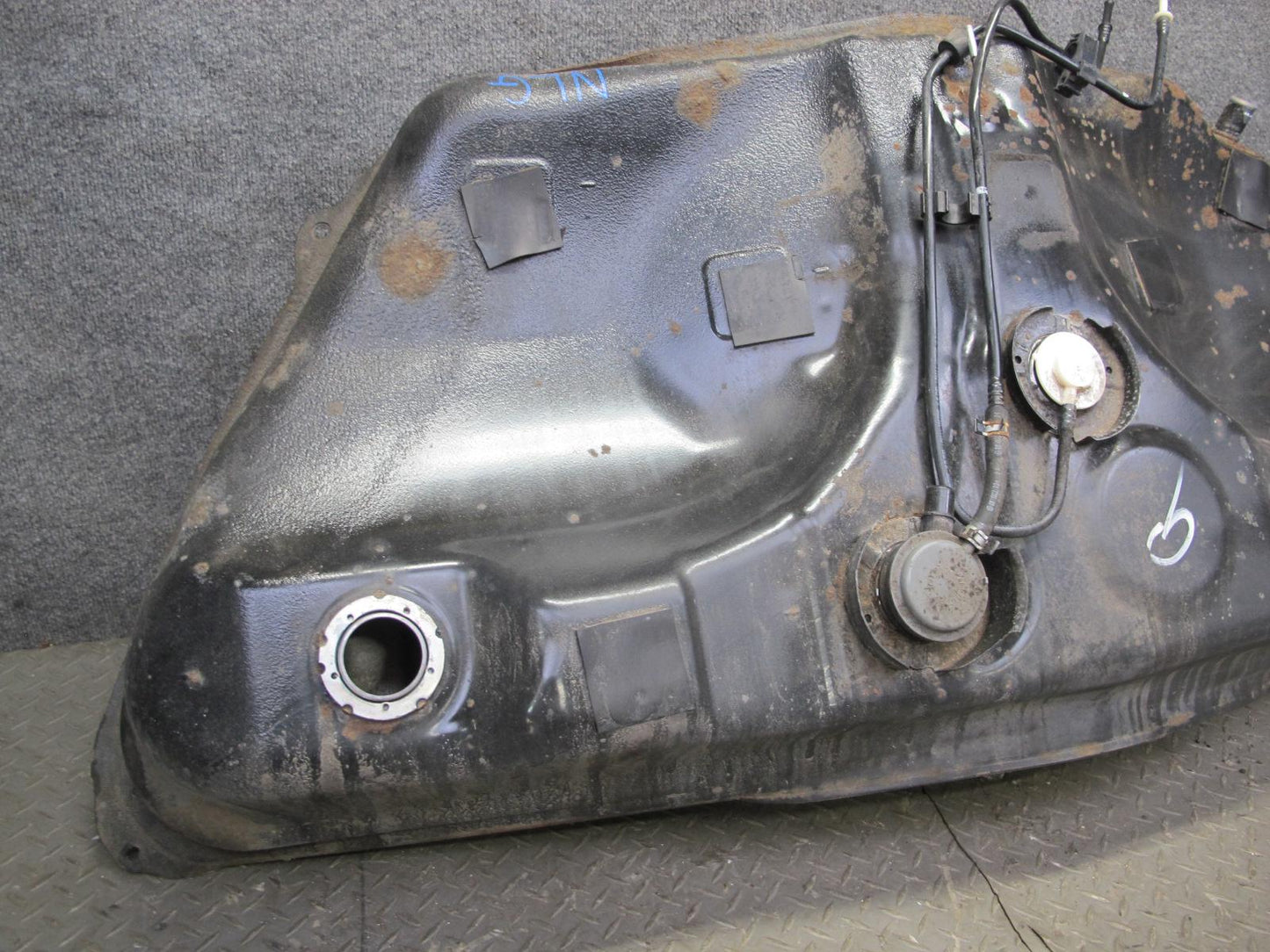 01-05 Lexus GS430 GS300 JZS160L Fuel Gas Tank 83K Miles OEM
