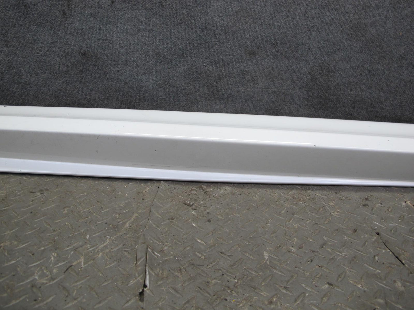 2010-2014 BMW E71 X6M Right Side Skirt Rocker Panel Molding 7206662