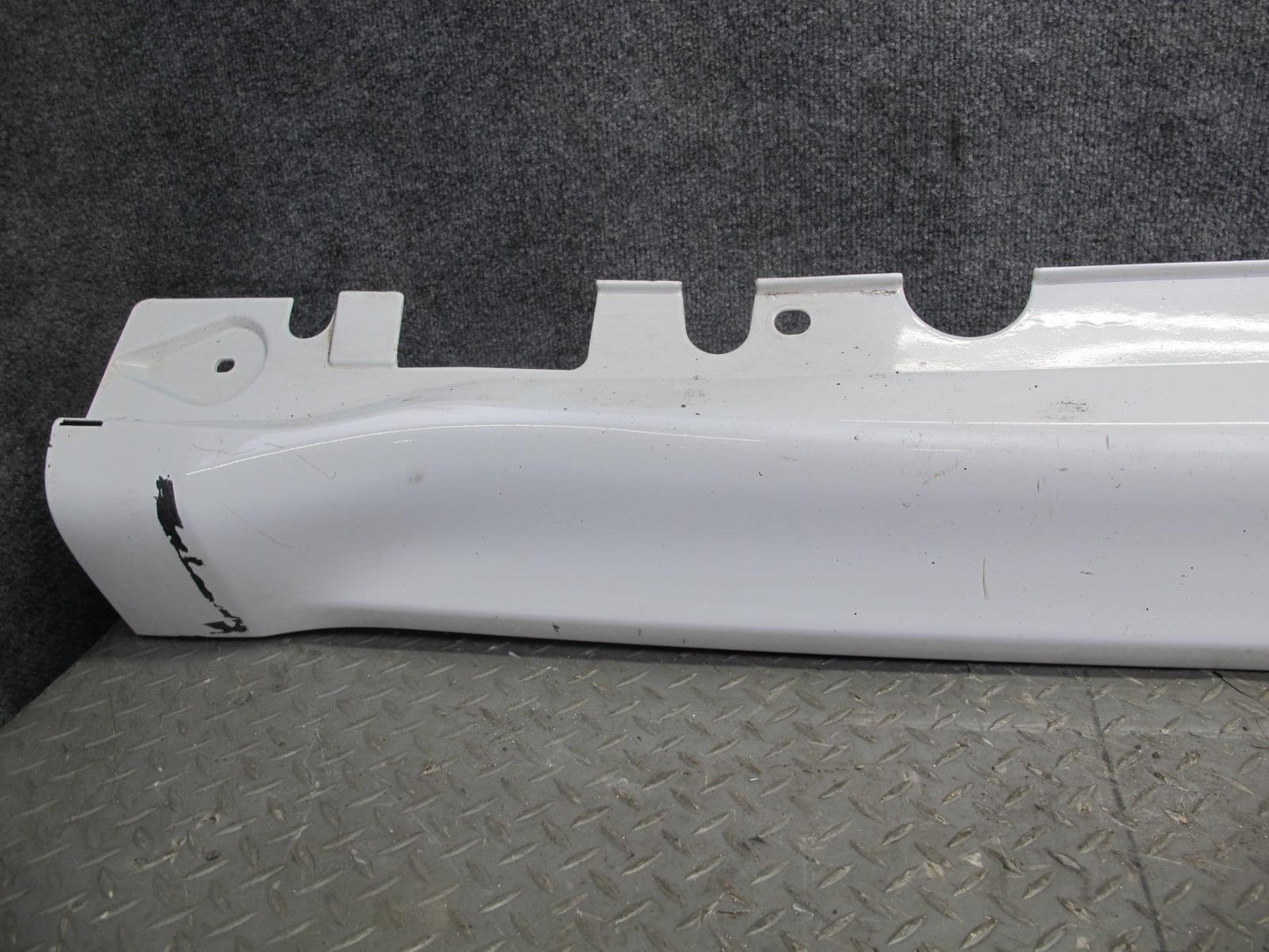 2010-2014 BMW E71 X6M Right Side Skirt Rocker Panel Molding 7206662
