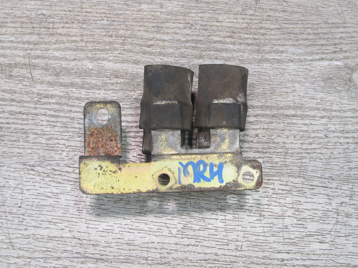 86-88 Mazda RX7 FC3S Heater Fan Relay Set w Bracket OEM