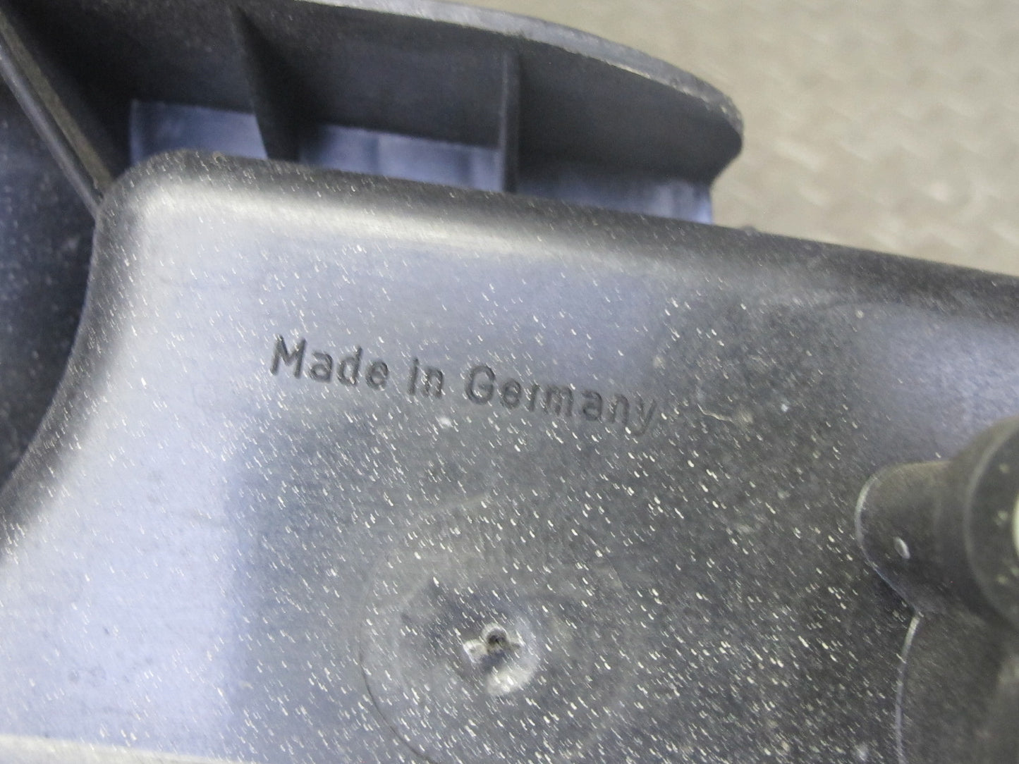 1997-2004 Porsche Boxster 986 Engine Air Intake Cleaner Filter Box Housing