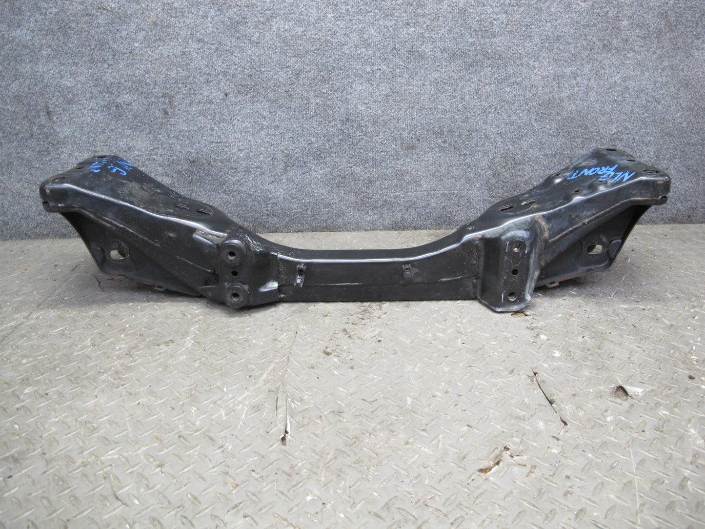 98-05 Lexus JZS160L GS400 GS430 GS300 Front Suspension Crossmember Carrier OEM