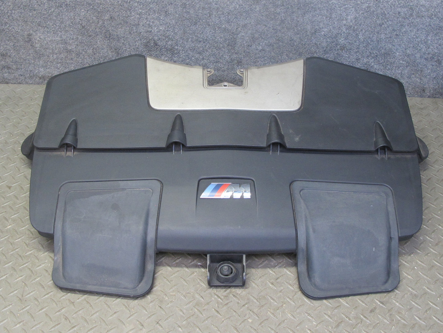 2010-2014 BMW E71 X6M Engine Trim Panel Air Cleaner Intake Filter Box 70359668