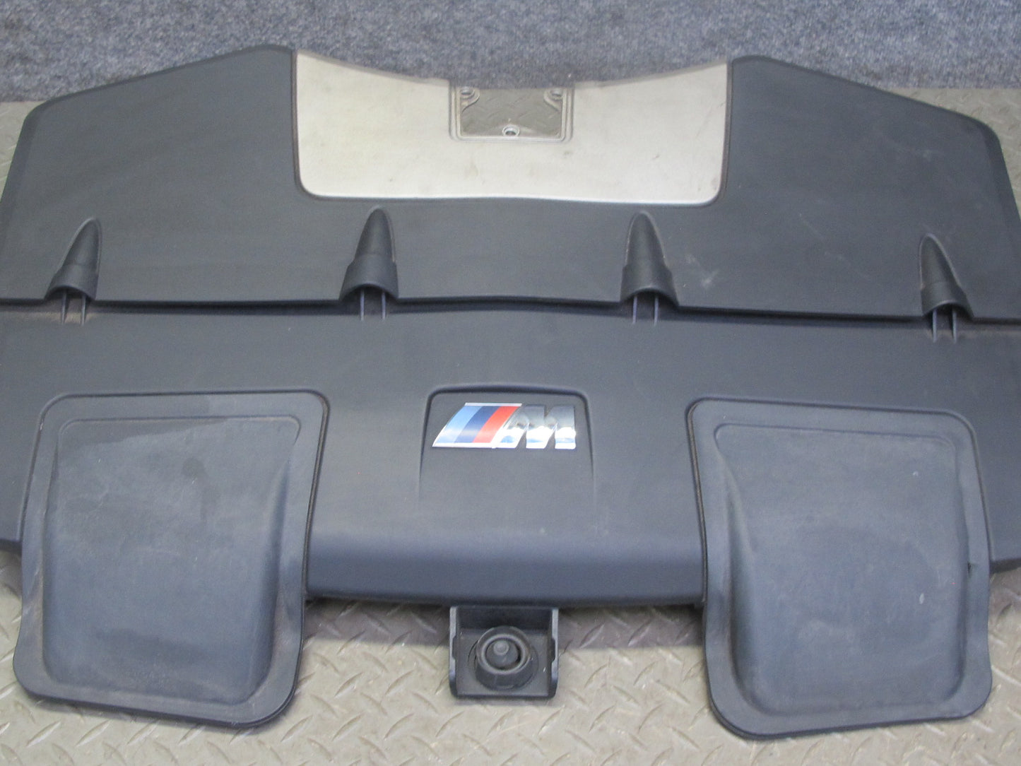 2010-2014 BMW E71 X6M Engine Trim Panel Air Cleaner Intake Filter Box 70359668