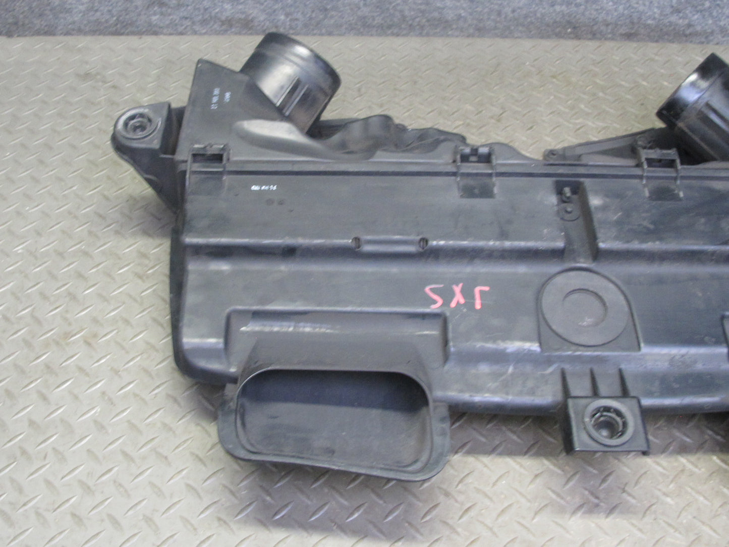 2010-2014 BMW E71 X6M Engine Trim Panel Air Cleaner Intake Filter Box 70359668