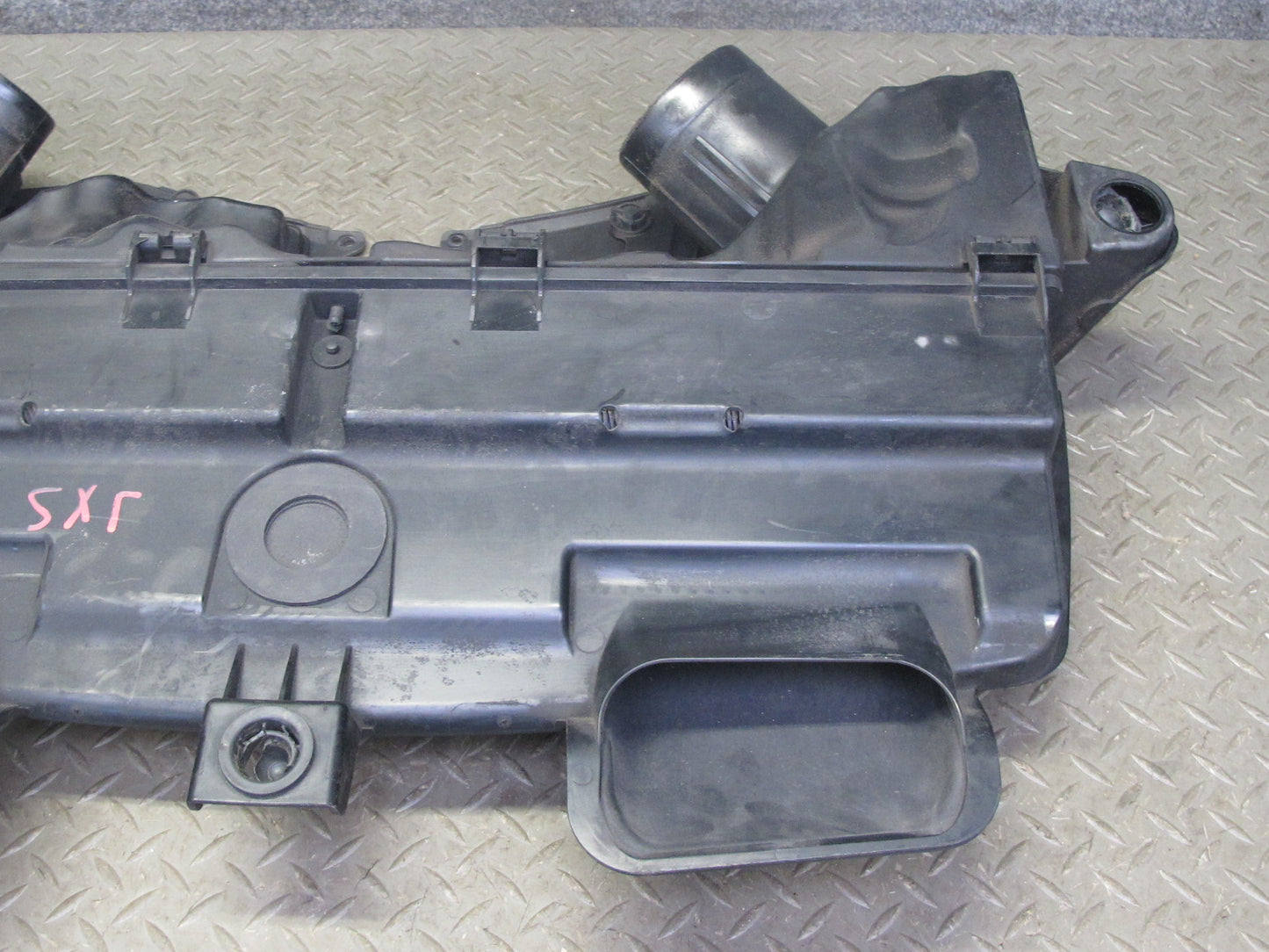 2010-2014 BMW E71 X6M Engine Trim Panel Air Cleaner Intake Filter Box 70359668
