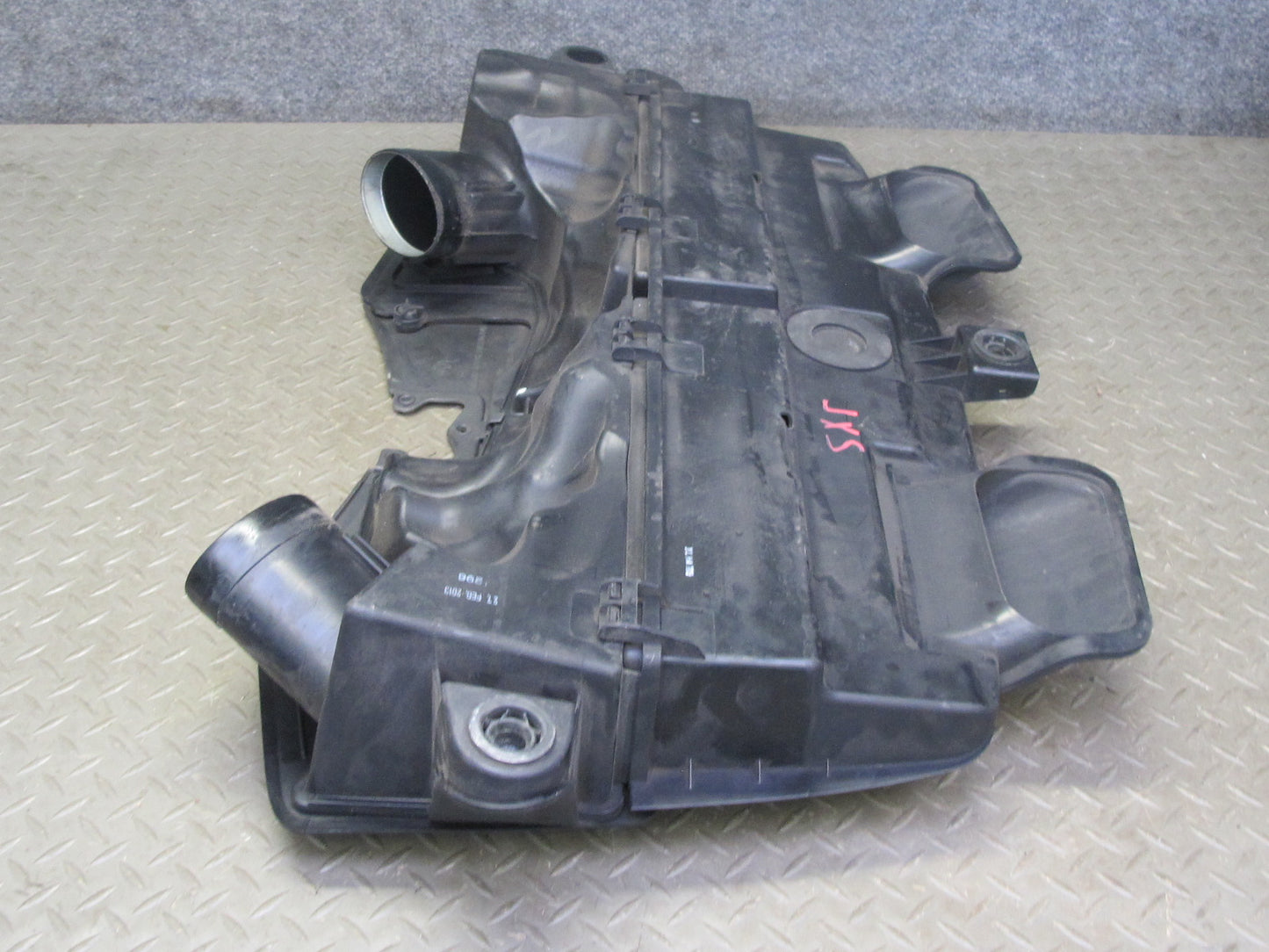 2010-2014 BMW E71 X6M Engine Trim Panel Air Cleaner Intake Filter Box 70359668