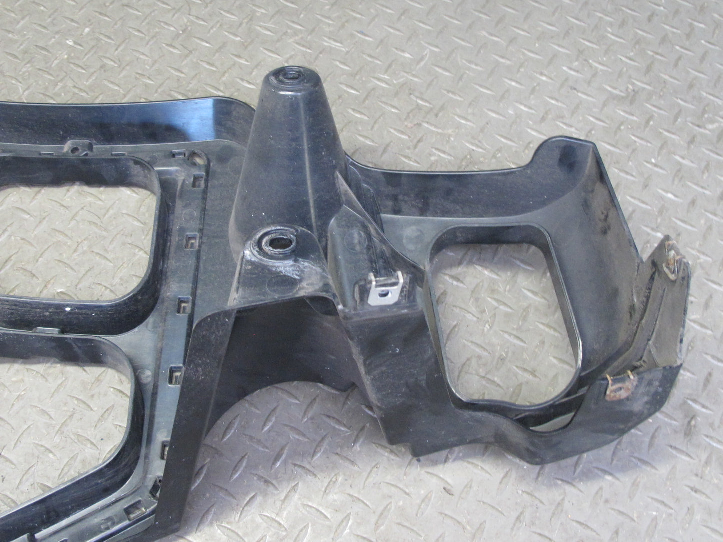 2008-2014 BMW E71 E72 X6 X6M Rear Right Bumper Mount Bracket Support 7176246