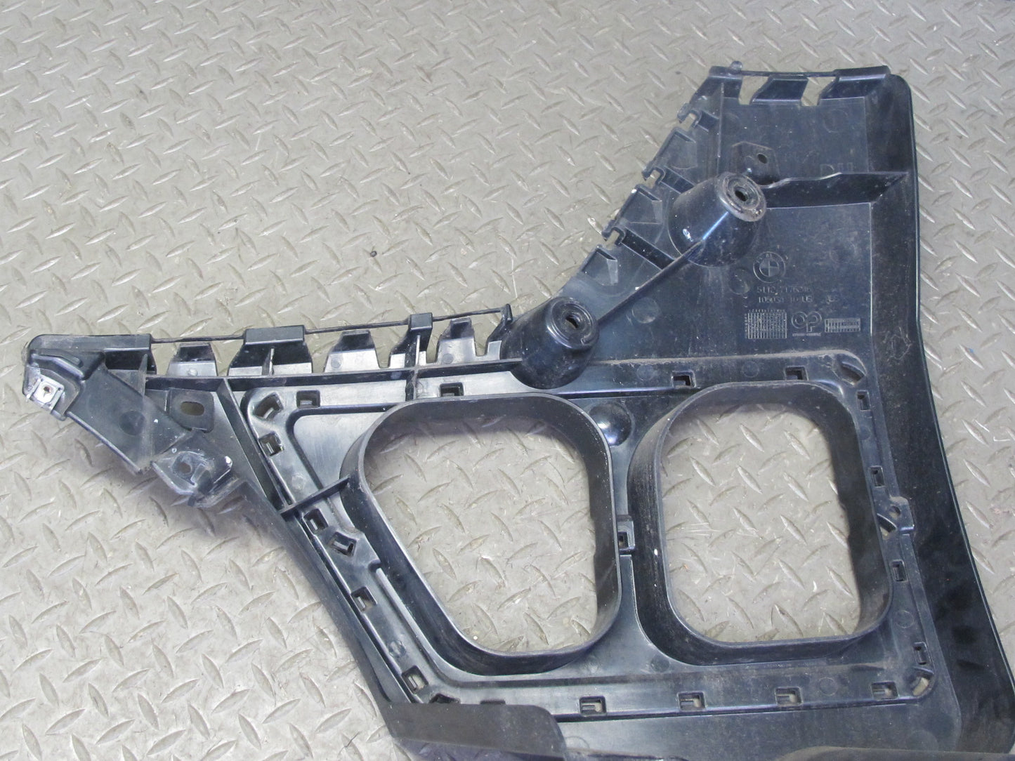 2008-2014 BMW E71 E72 X6 X6M Rear Right Bumper Mount Bracket Support 7176246