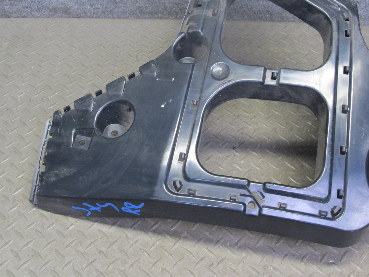 2008-2014 BMW E71 E72 X6 X6M Rear Right Bumper Mount Bracket Support 7176246