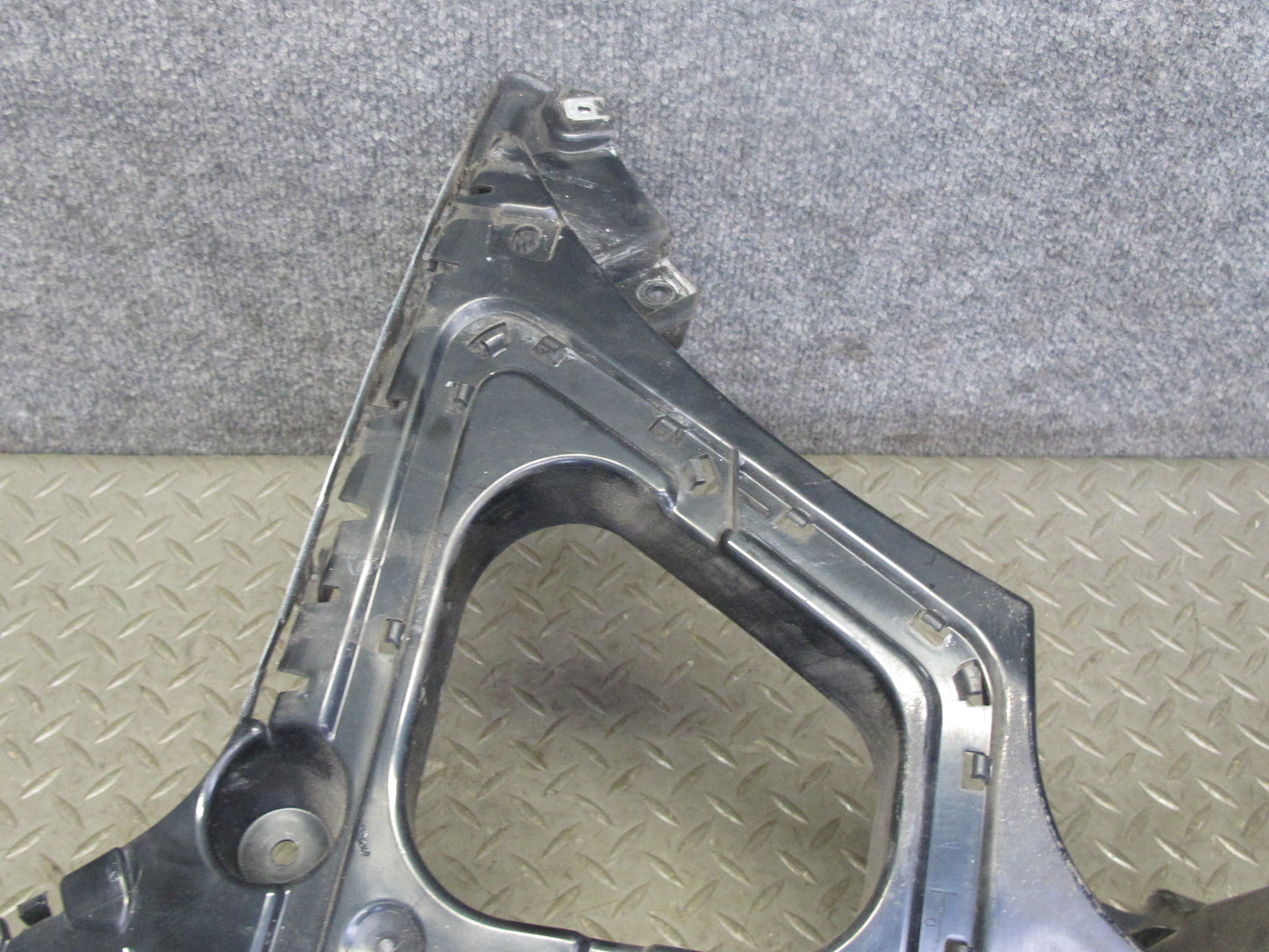 2008-2014 BMW E71 E72 X6 X6M Rear Right Bumper Mount Bracket Support 7176246