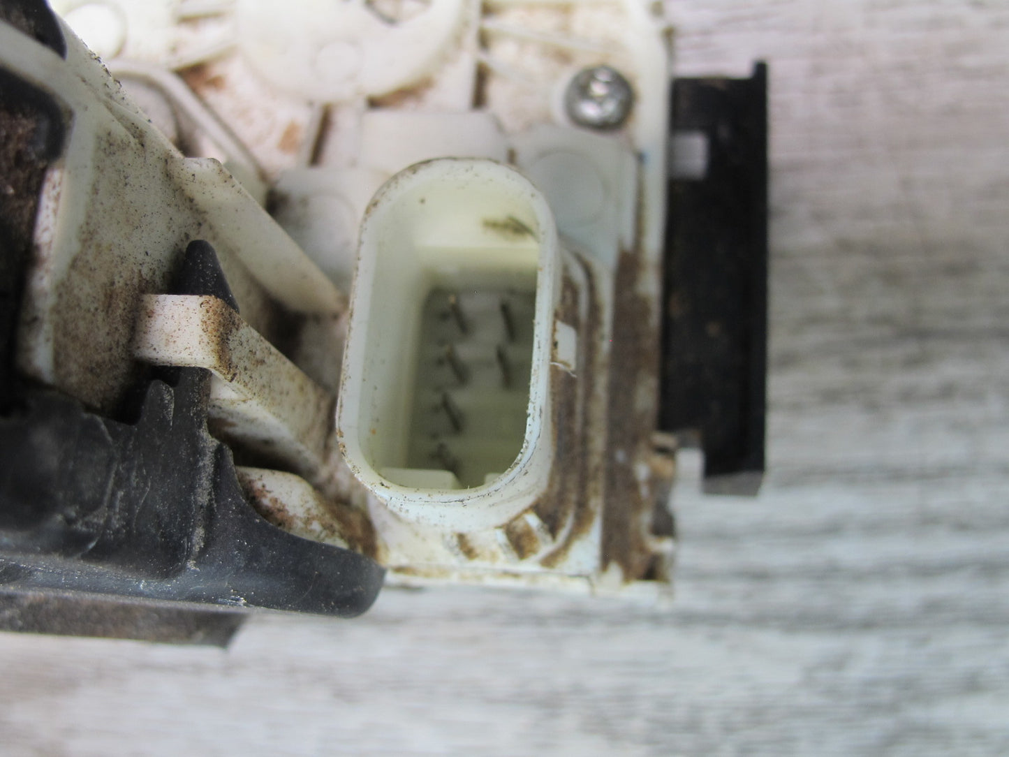 2017-2020 Maserati Levante M161 Rear Right Door Lock Latch Actuator 670101185